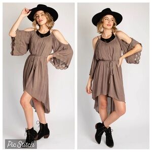 Joyfolie Dela Dress in Taupe